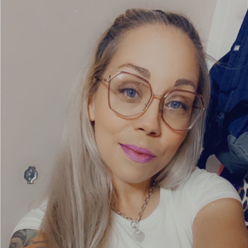 COPY - Meet your Posher, Julie